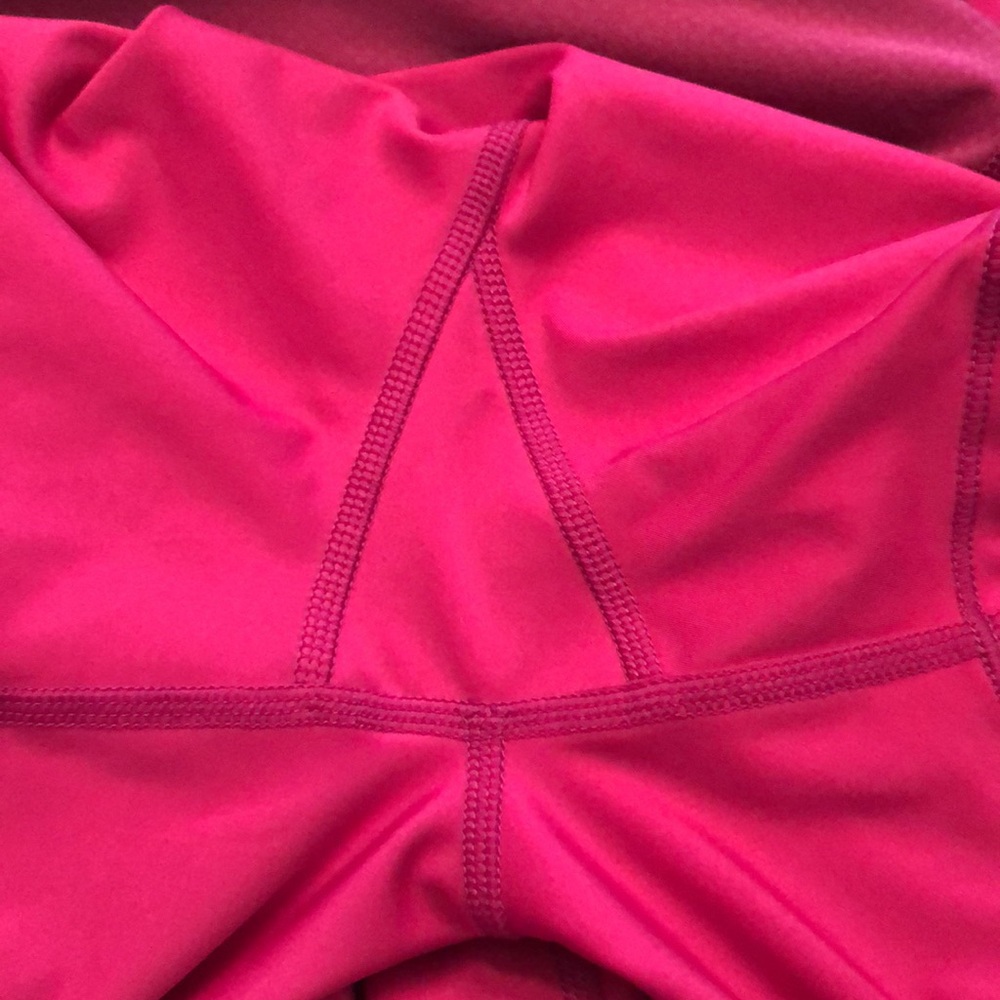 Athleta Action Skort in Dobby 14.5” Fuschia size Medium - Picture 10 of 12